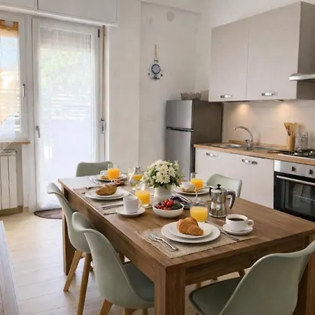 La Da Ma Shila Casa vacanze con Corte privata vicino al Mare Appartamento *