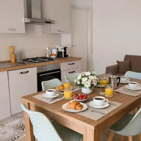 La Da Ma Shila Casa Vacanze Con Corte Privata Vicino Al Mare Διαμέρισμα