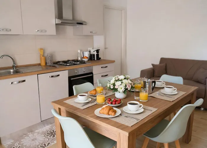 La Da Ma Shila Casa Vacanze Con Corte Privata Vicino Al Mare Διαμέρισμα